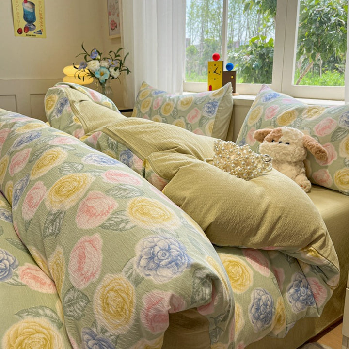 Lightweight Decorative Bedding Set