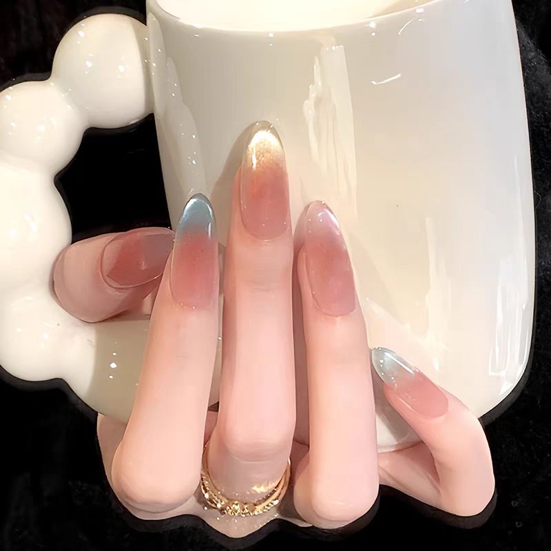 Artificial nails with elegant color gradient Stornfield