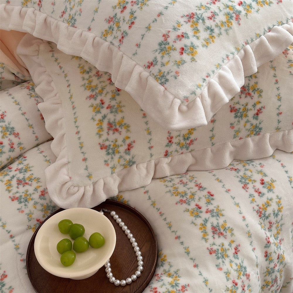 Floral Ruffled Cotton-Look Duvet Cover Set with Decorative Pillow Shams