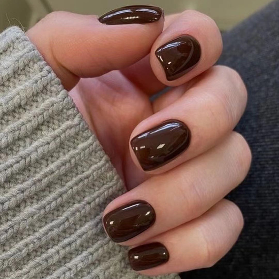 Elegant Nail Art with Gloss Finish Stornfield