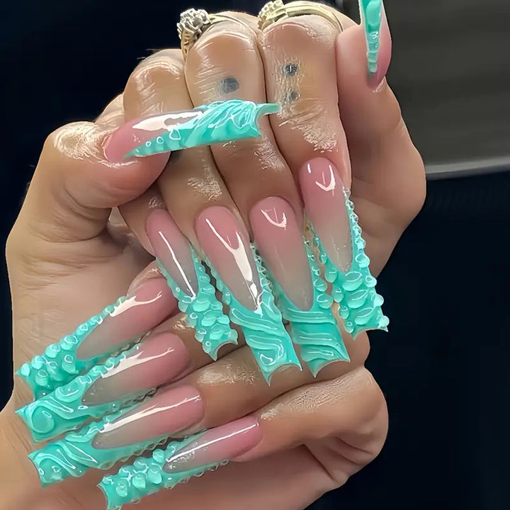 Artistic Wave-Pattern Press-On Nails Stornfield