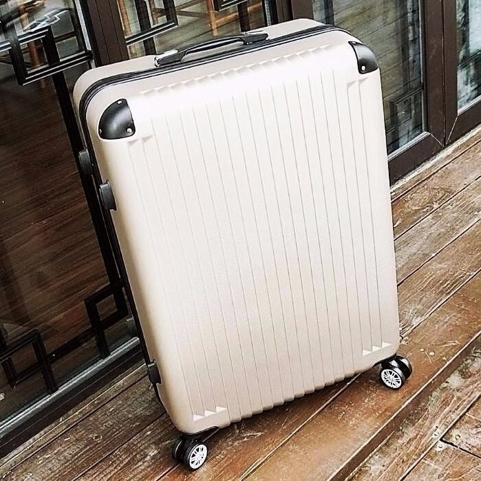 Hard-shell suitcase with quiet 360-degree wheels Stornfield
