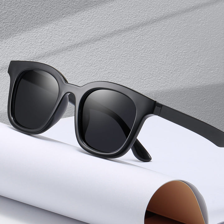 Ladies Fashionable Oversized Sunglasses with Luxurious Design Stornfield