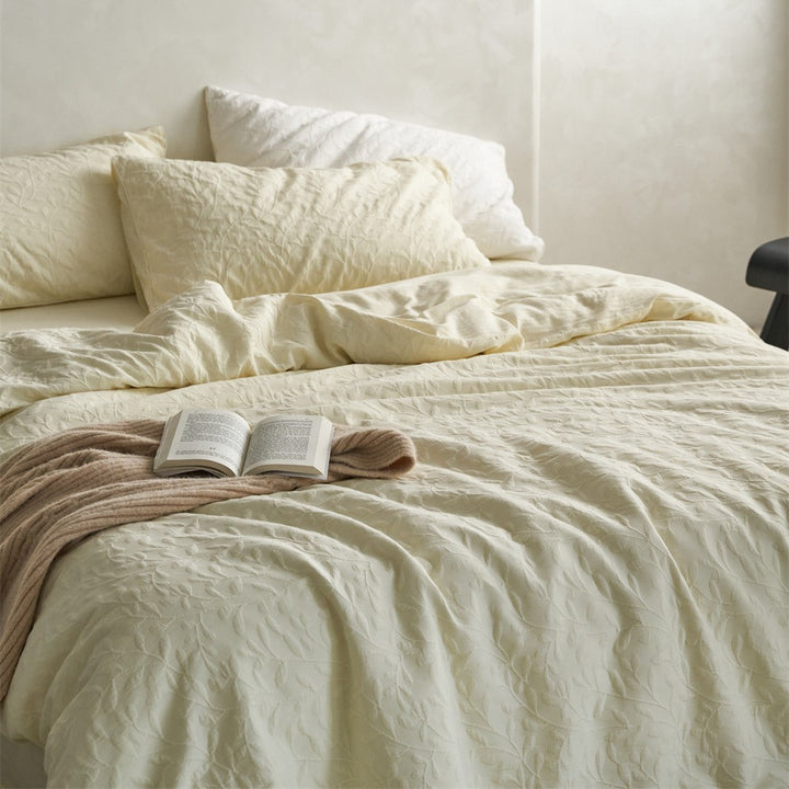 Luxurious cotton jacquard bedding set with embossed floral relief