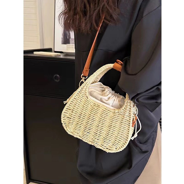 Fashionable wicker handbag with elegant leather detail Stornfield