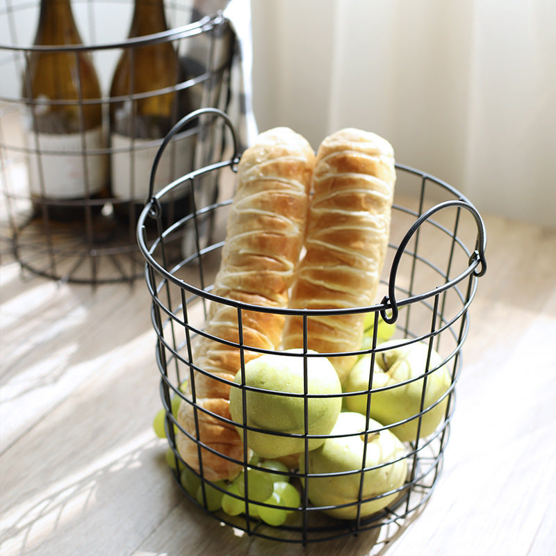 Unisex wire basket with ergonomic carrying lid Stornfield