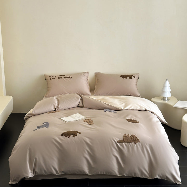 Embroidered Satin-Feel Duvet Cover Set with Cozy Animal Appliqués
