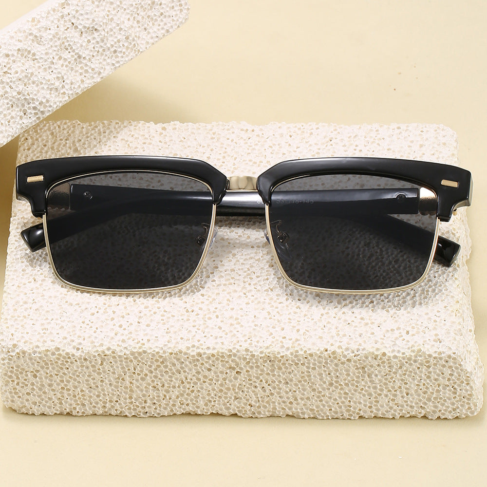 Fashion sunglasses with square frame and stylish design Stornfield