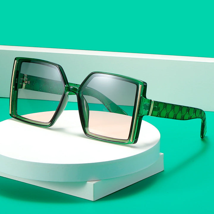 Women’s fashionable sunglasses in retro-inspired design Stornfield