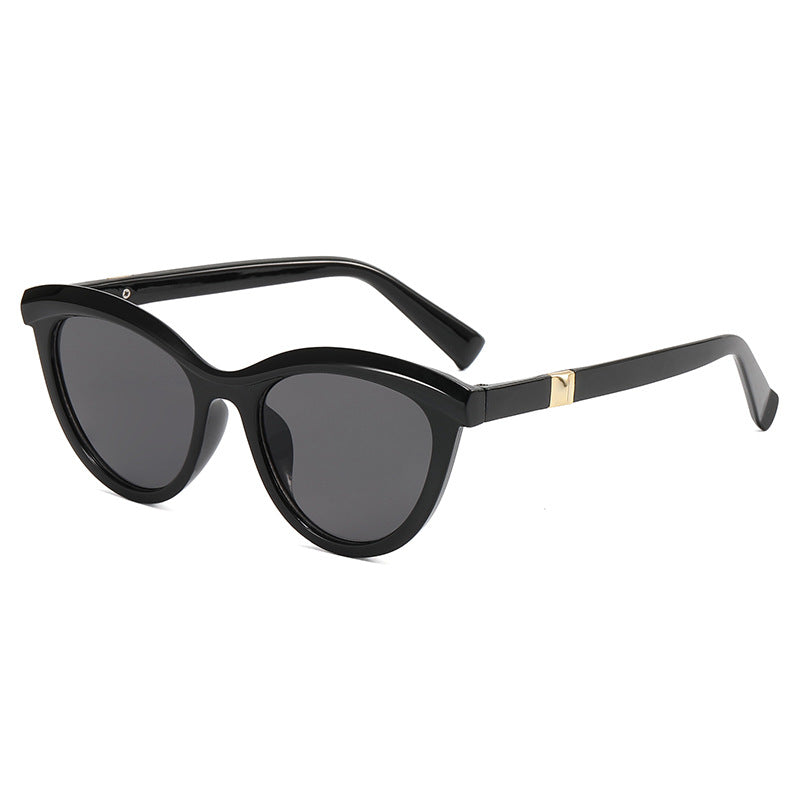 Ladies elegant Cat-Eye sunglasses with stylish metal frame Stornfield