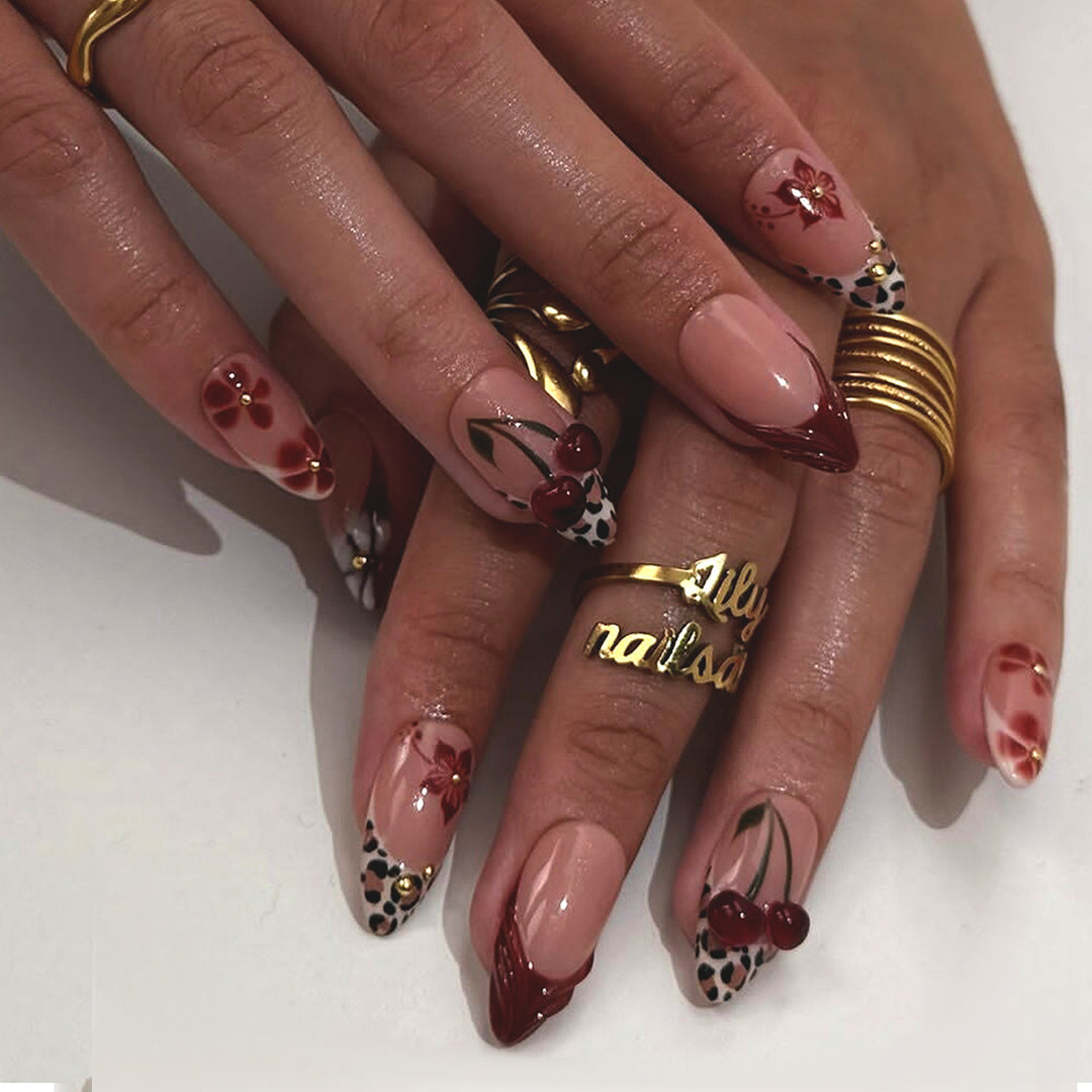 Artificial artificial fingernails with floral and animal motifs Stornfield