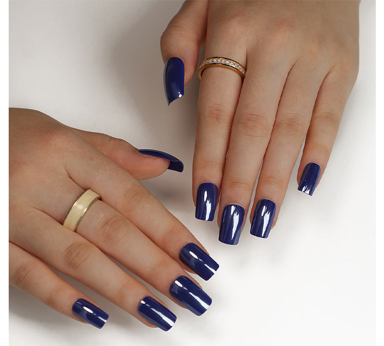 Glossy artificial nails with elegant manicure Stornfield