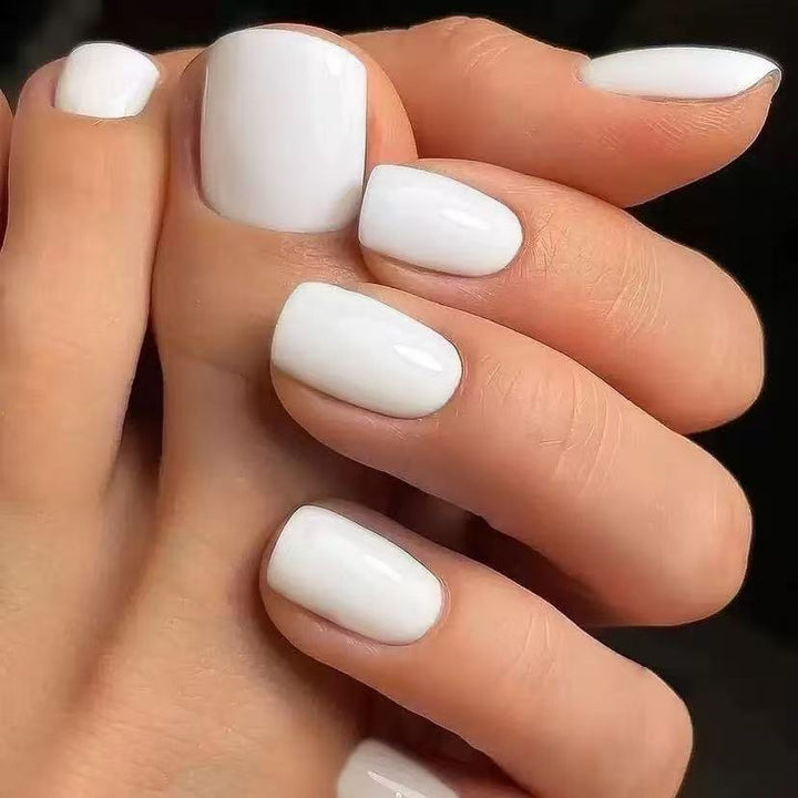 Artificial nail set with high-gloss finish and short design Stornfield