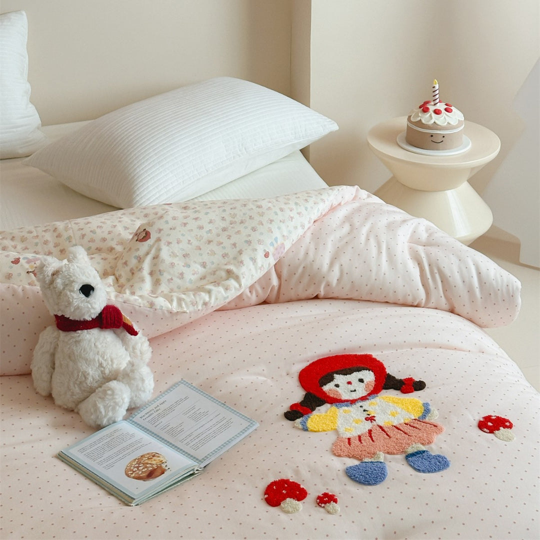 Children's Embroidered Plush Comforter with Appliqué Motif and Reversible Lining