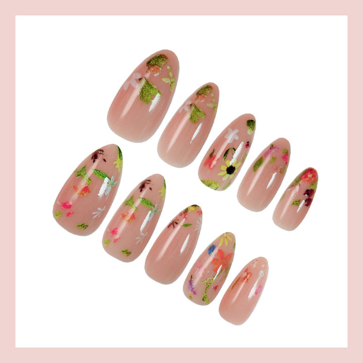 Nail art set with floral designs and elegant shine Stornfield