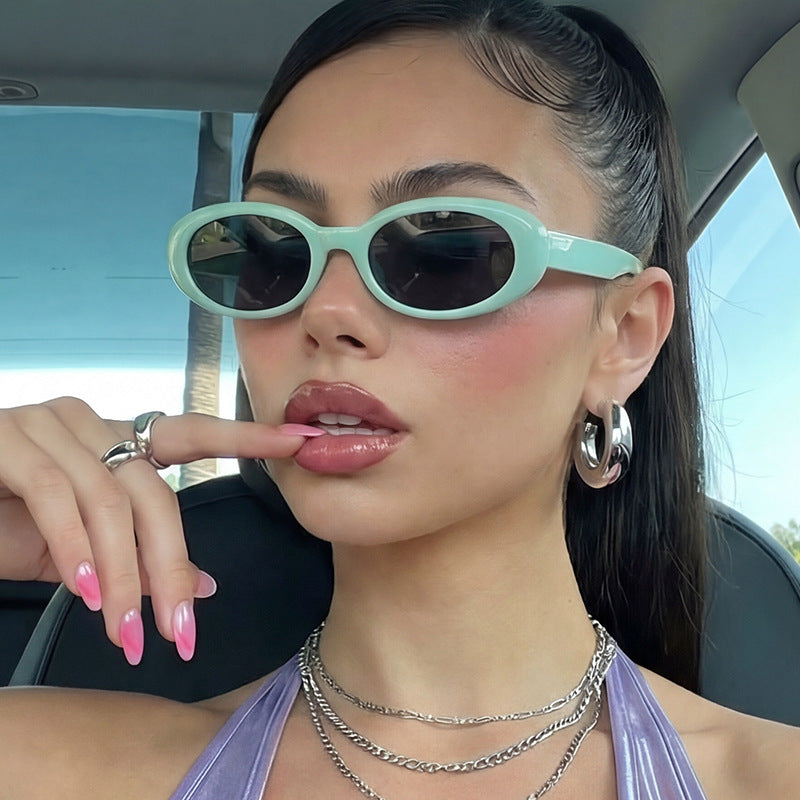 Women's oval sunglasses with transparent effect and UV protection Stornfield