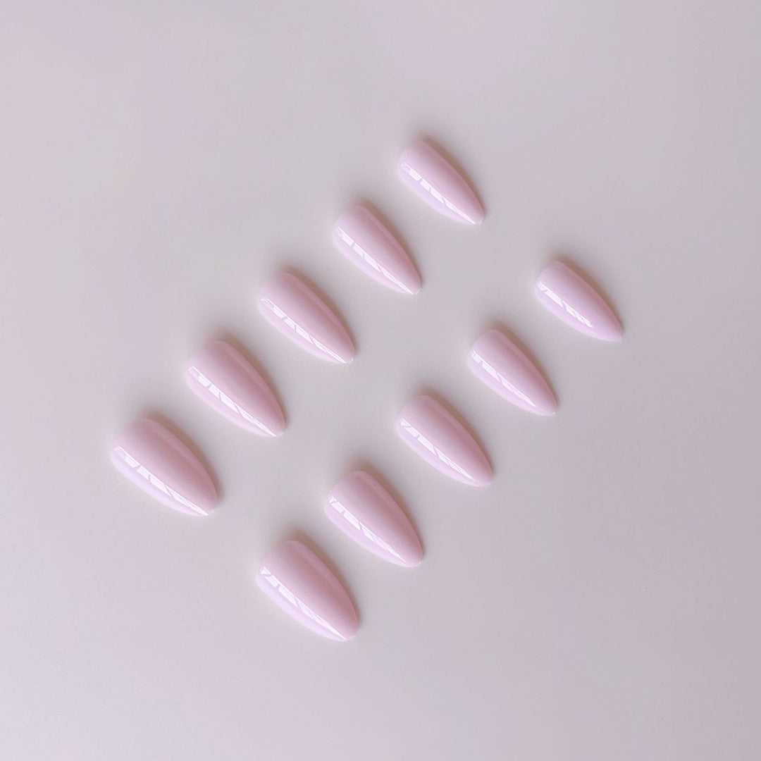 Artifical nail set with elegant, pointed and high-gloss nails Stornfield