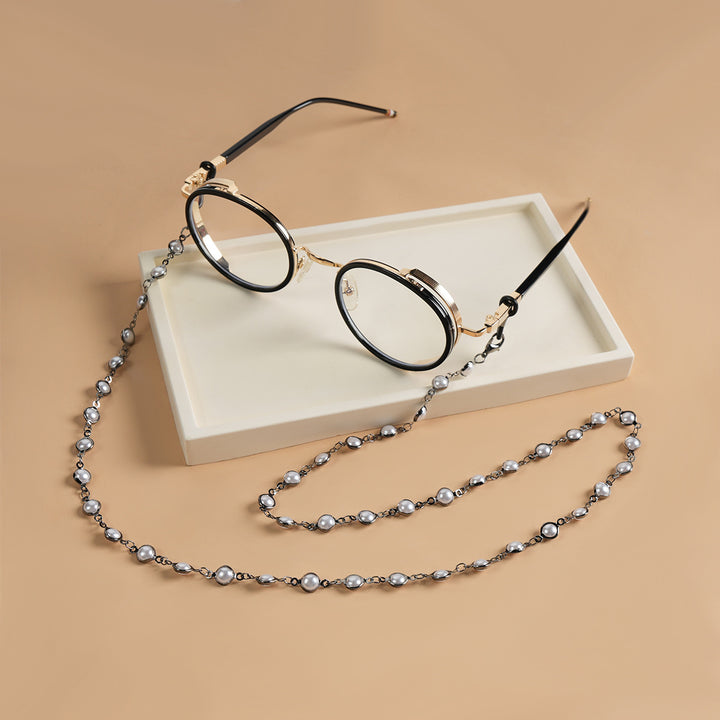 Elegant Pearl-Linked Eyewear Chain Stornfield