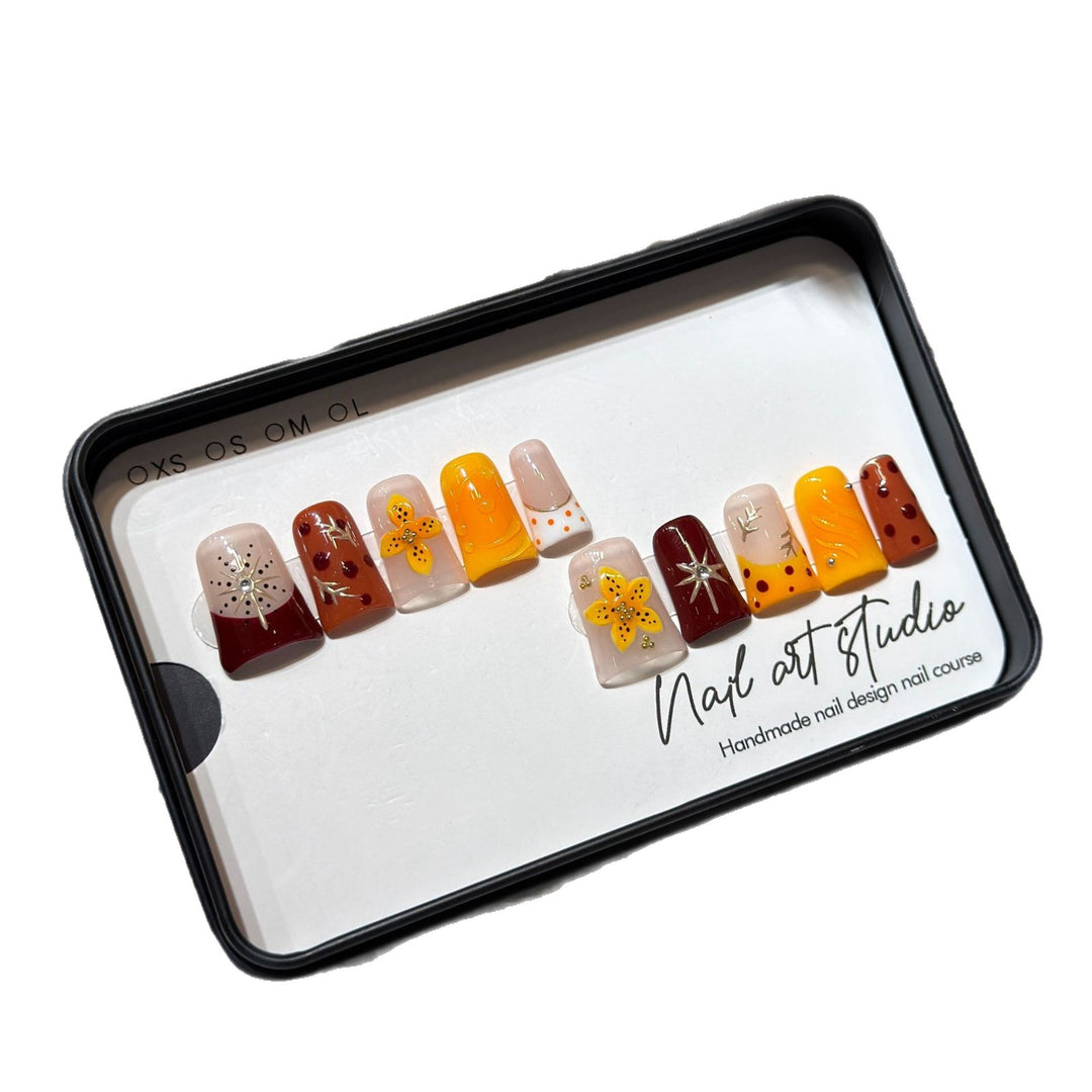 Handmade Floral Press-On Nail Set Stornfield