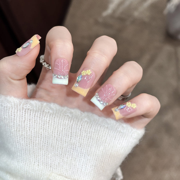 Decorative Floral Design Press-On Nails