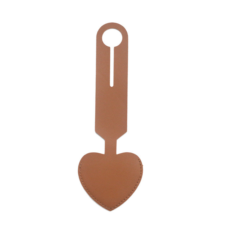 heart-shaped leather luggage tag with adjustable loop Stornfield