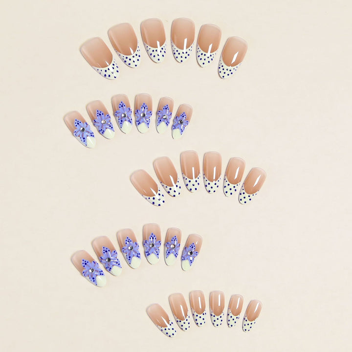 Artificial nails with delicate butterfly designs Stornfield
