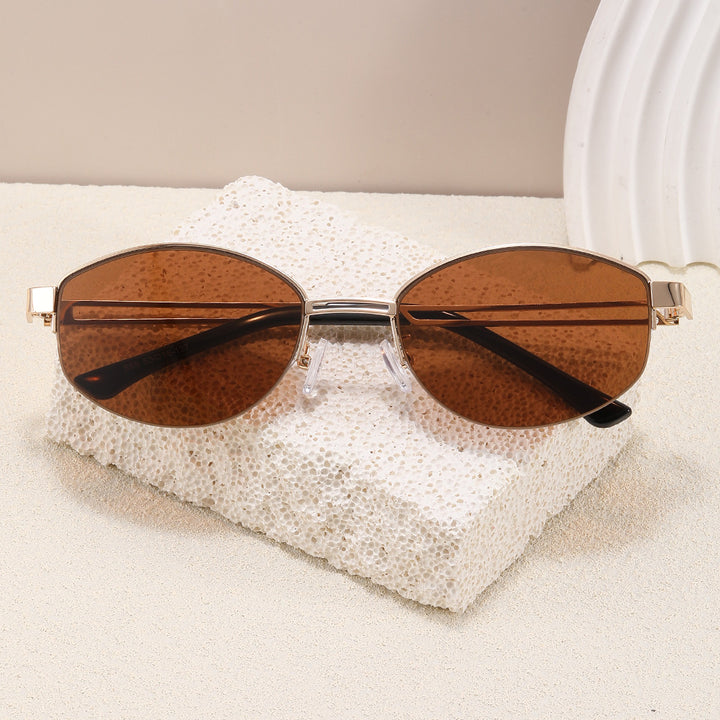 Fashionable glasses with elegant, oval shape Stornfield