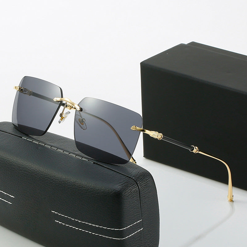 Women's fashionable sunglasses with square frame and luxurious accents Stornfield