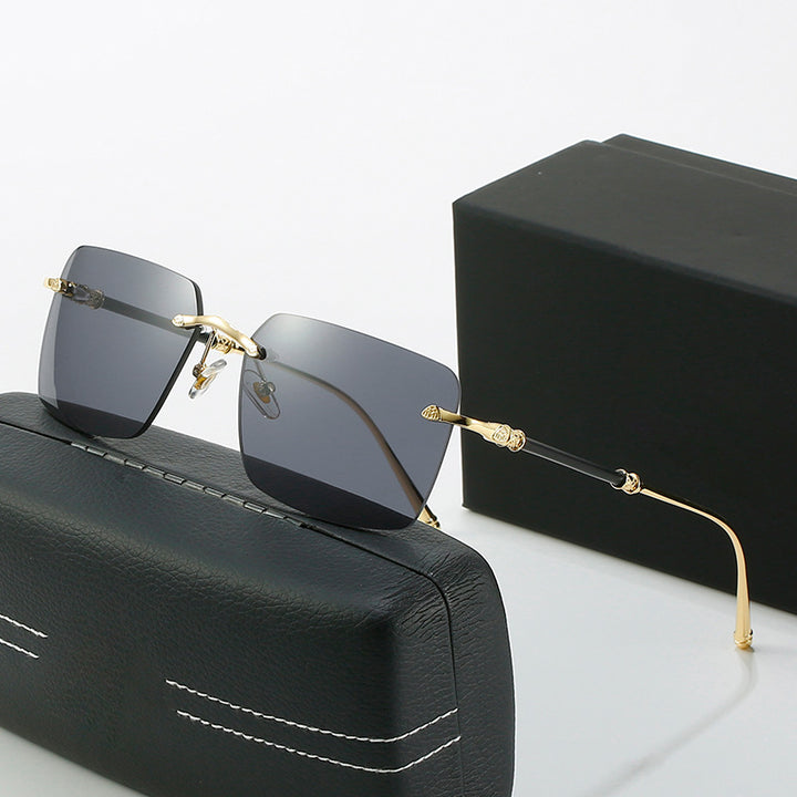 Women's fashionable sunglasses with square frame and luxurious accents Stornfield