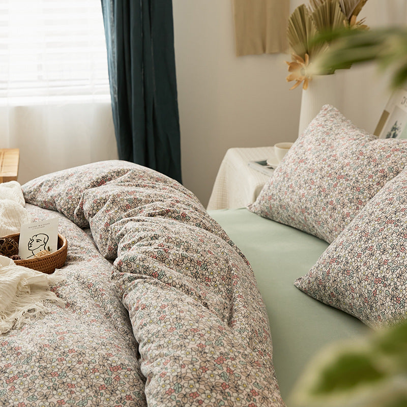 Bedding set with quilted light down filling, cotton blend and fine millefleurs print