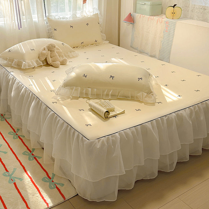 Ruffled Polka Dot Bedspread Set