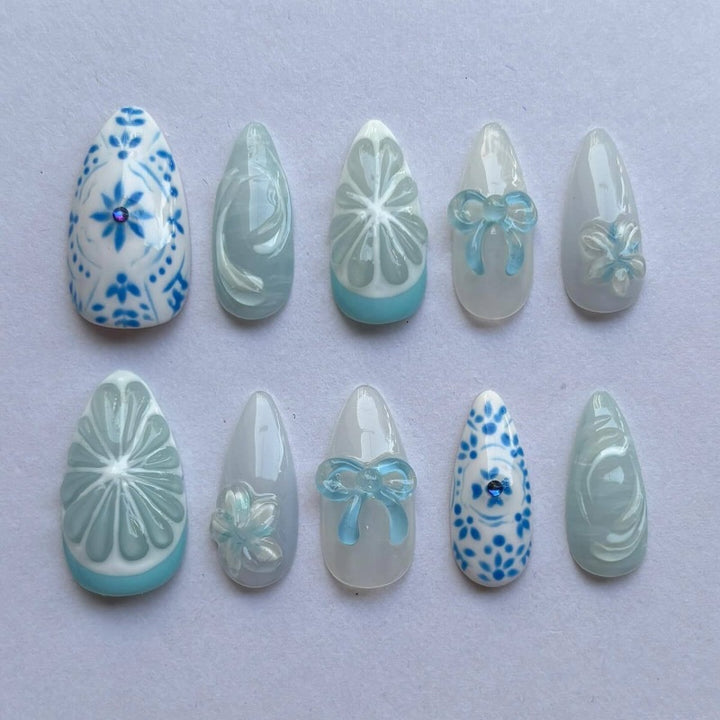 Elegant Floral-Design Press-On Nail Set Stornfield