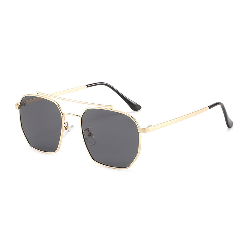Fashion-Forward Angular Frame Sunglasses Stornfield