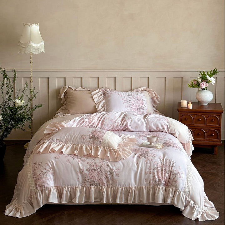 Romantic cotton satin bedding set with ruffled hem and floral vintage print