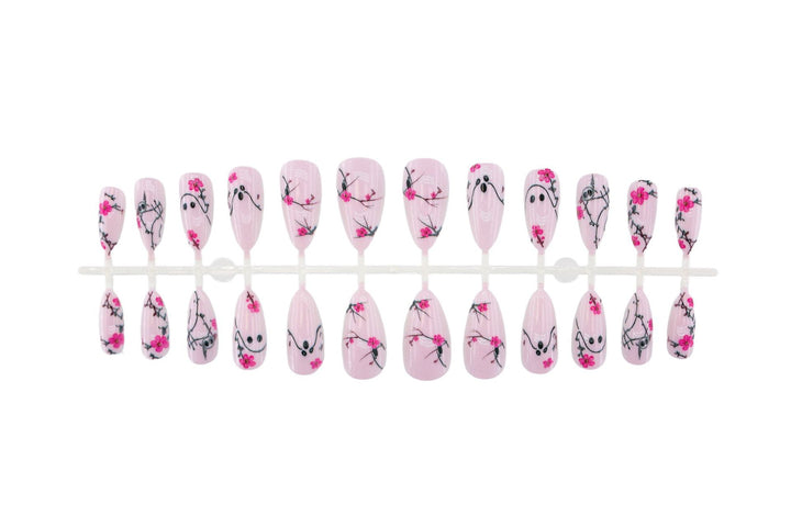 Artificial nail set with playful ghost and flower motifs Stornfield
