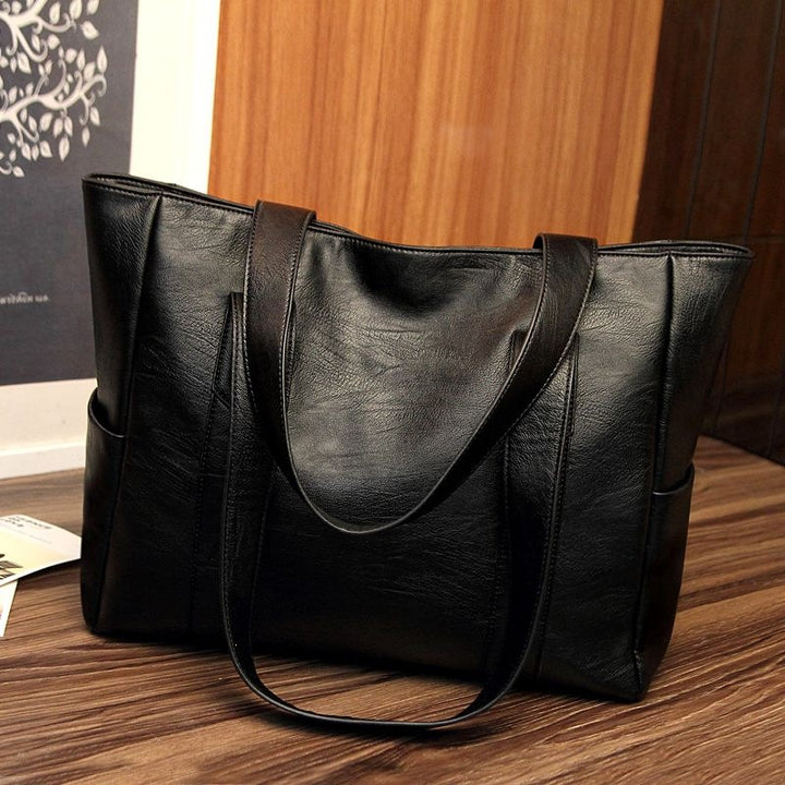 Stylish and Spacious Leather Bag Stornfield