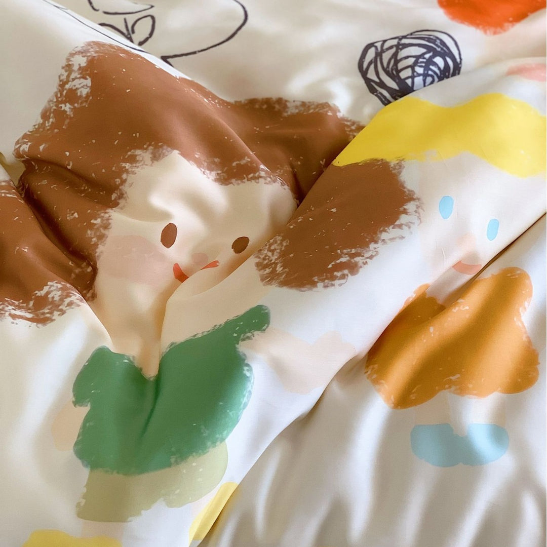 Duvet cover set with hand-drawn doodle print and breathable cotton satin