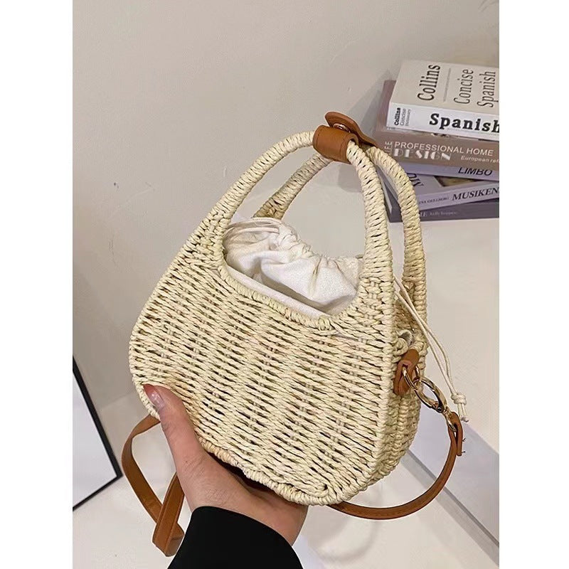Fashionable wicker handbag with elegant leather detail Stornfield