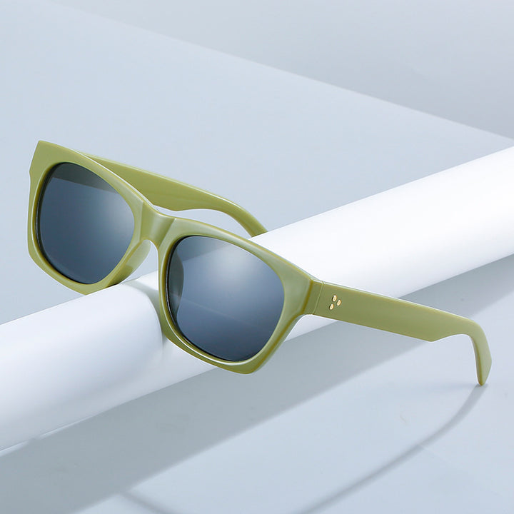 Retro-Inspired Chunky Sunglasses Stornfield