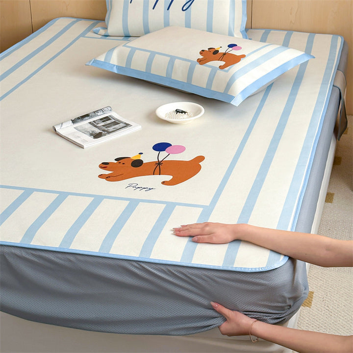 Fitted sheet with non-slip edging, cute panda print & striped border