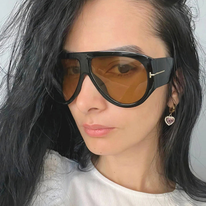 Ladies elegant sunglasses in striking design Stornfield