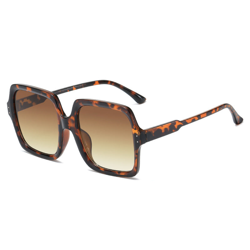 Women’s trendy oversized sunglasses with modern design Stornfield