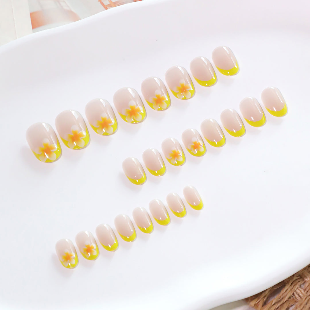 Artificial Nail Art with Blooming Design Stornfield