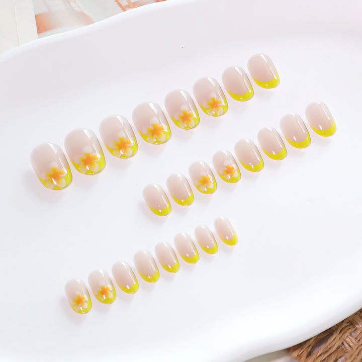 Artificial Nail Art with Blooming Design Stornfield
