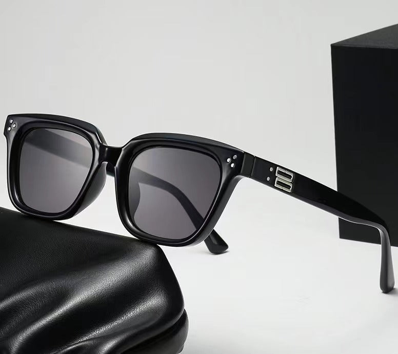 Women's trendy oversized sunglasses with sturdy plastic frame Stornfield