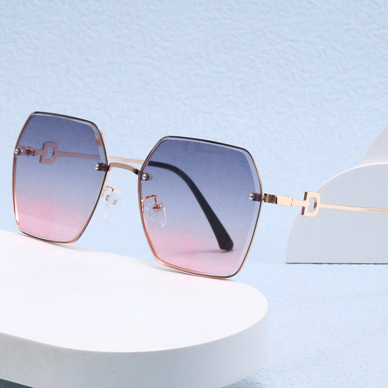 Women's extravagant and modern sunglasses in an unusual design Stornfield