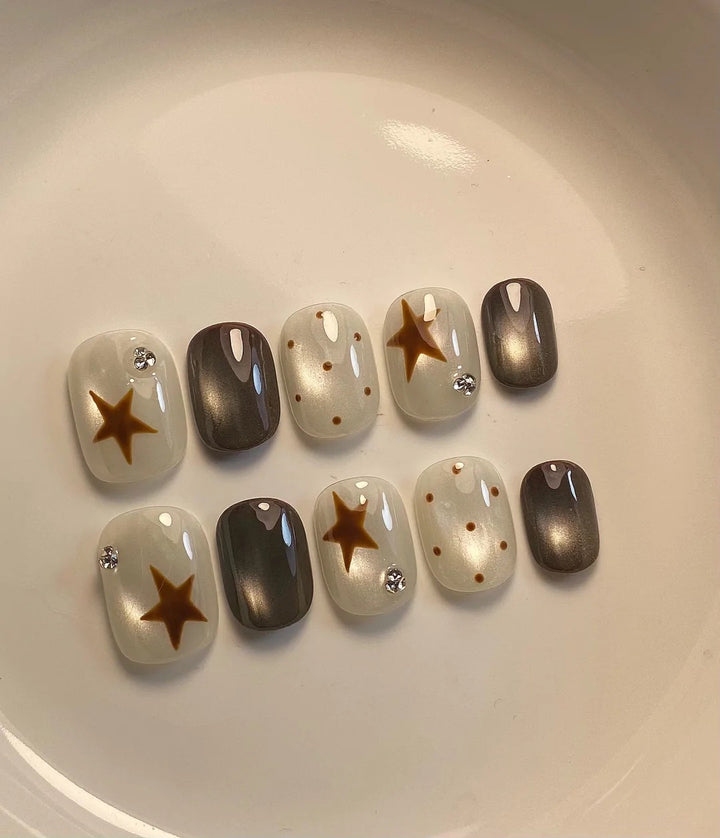 Artistic Press-On Nail Art Set with Star and Grid Designs