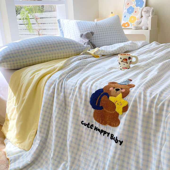 Women's cuddly blanket with cute bear design Stornfield