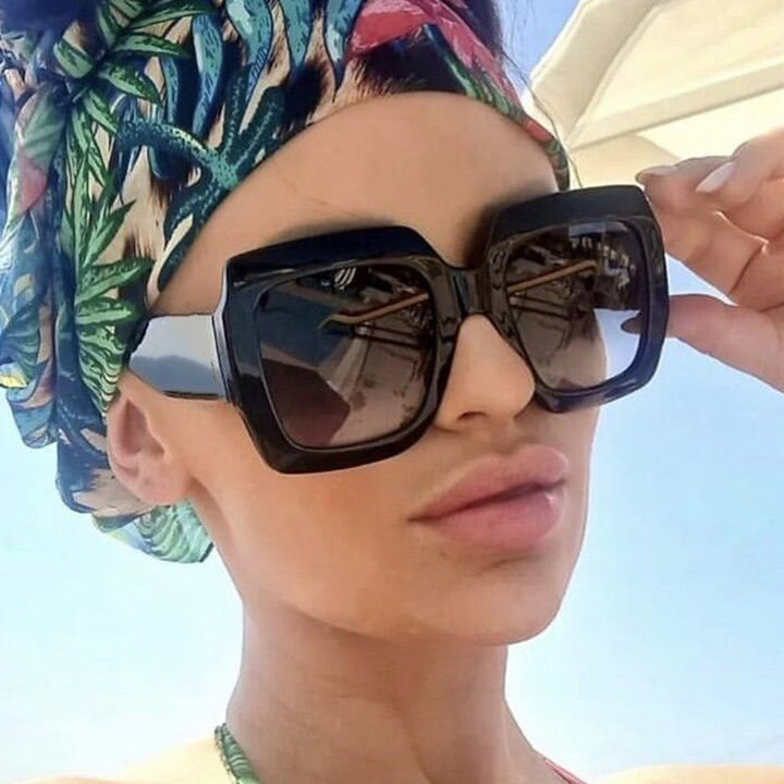 Women's oversized sunglasses with square frames and UV protection Stornfield