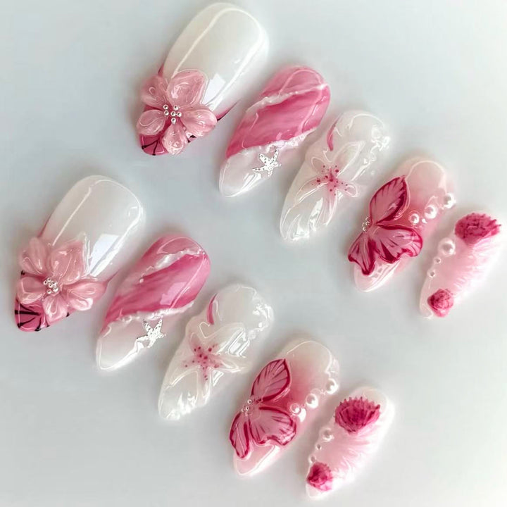 Artistic Press-On Nail Art Set with Floral Accents 1790746131